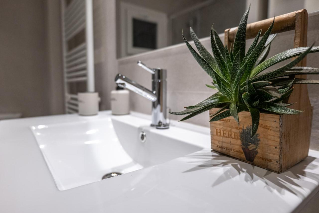 Niu Del Sol Apartment Vic Luaran gambar